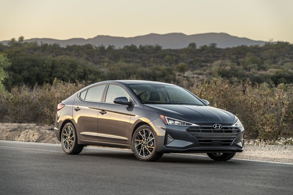 Hyundai nâng cấp Elantra, thêm nhiều trang bị - 5 Hyundai nâng cấp Elantra, thêm nhiều trang bị - 5
