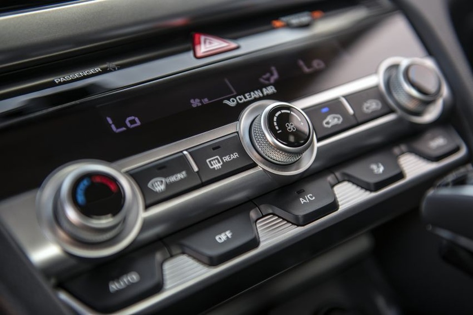 Hyundai nâng cấp Elantra, thêm nhiều trang bị - 4 Hyundai nâng cấp Elantra, thêm nhiều trang bị - 4