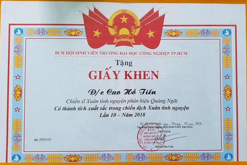 Từ một thanh niên lêu lổng, Cao Hồ Tiến đã thức tỉnh để trở thành thủ lĩnh sinh viên đạt nhiều thành tích xuất sắc