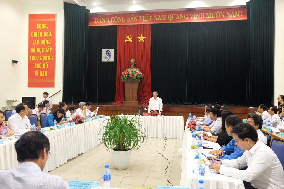 Bí thư Đà Nẵng: “Dự án Làng Đại học “treo” hơn 20 năm rồi mà không thấy mỏi à?” - 2 Nhiều ý kiến tại buổi làm việc tập trung vào Dự án xây dựng ĐH Đà Nẵng, nguyên là dự án Làng Đại học đã trep 20 năm, vừa khởi động lại từ đầu năm 2017.