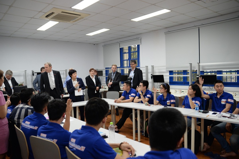 Dự án đào tạo nghề tiêu chuẩn CHLB Đức: Học viên tốt nghiệp sẽ có cơ hội nhận mức lương khởi điểm nghìn Euro - 1 Dự án đào tạo nghề tiêu chuẩn CHLB Đức: Học viên tốt nghiệp sẽ có cơ hội nhận mức lương khởi điểm nghìn Euro - 1