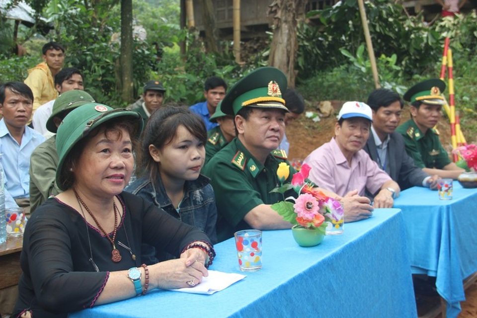 Quảng Trị: Khởi công “Mái ấm khuyến học” cho học sinh nghèo vùng biên giới - 2 Dù hoàn cảnh khó khăn nhưng anh em cháu Một vẫn cố gắng học tập