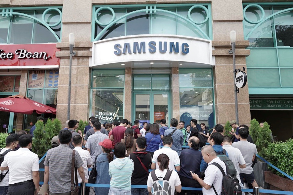 Galaxy Note9 không phụ lòng fan ngày đầu mở bán - 2