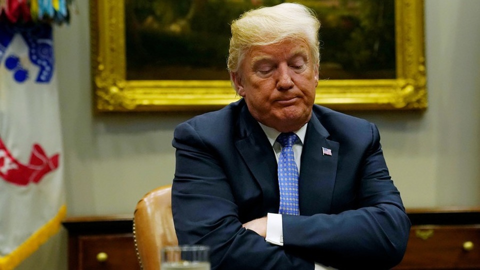 Nguy cơ bị phế truất của Tổng thống Trump giữa “sóng gió” pháp lý - 1 Tổng thống Donald Trump (Ảnh: Reuters)