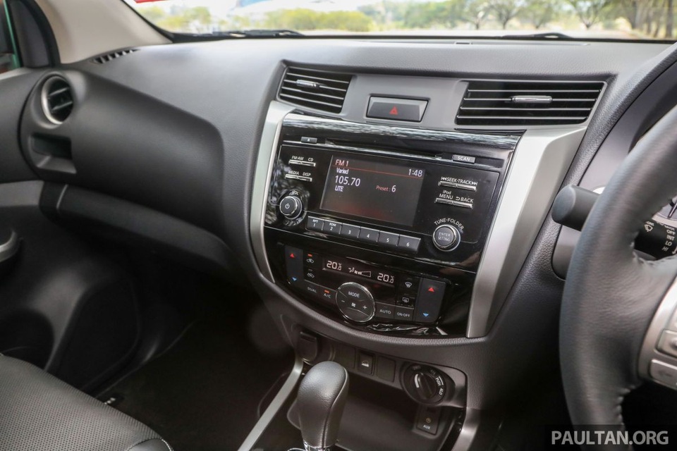 Nissan Navara thêm phiên bản cao cấp VL Plus, chốt giá 29.300 USD - 19 Nissan Navara thêm phiên bản cao cấp VL Plus, chốt giá 29.300 USD - 19