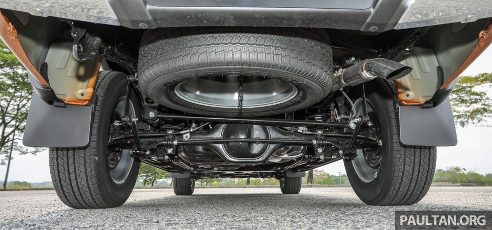 Nissan Navara thêm phiên bản cao cấp VL Plus, chốt giá 29.300 USD - 13 Nissan Navara thêm phiên bản cao cấp VL Plus, chốt giá 29.300 USD - 13