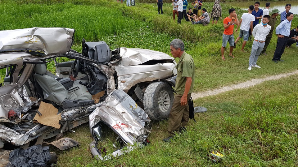 Về quê ăn rằm tháng Bảy, 4 người bị tàu đâm thương vong - 5 Về quê ăn rằm tháng Bảy, 4 người bị tàu đâm thương vong - 5