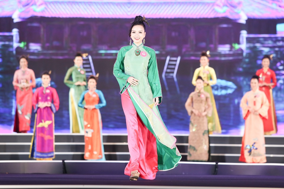 Lộ diện Top 3 Người đẹp Biển, Người đẹp Du lịch của Hoa hậu Việt Nam 2018 - 3 Vũ Hoàng Thảo Vy chính là em gái của Vũ Hoàng Điệp.
