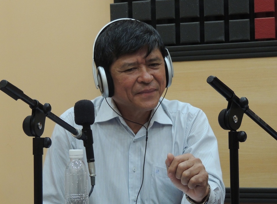 TPHCM: Giáo viên không được yêu cầu học sinh phải đủ sách ngay - 3
Ông Nguyễn Văn Hiếu - Phó GĐ Sở GD-ĐT TPHCM yêu cầu các trường, giáo viên không được bắt học sinh phải có đầy đủ sách ngay.