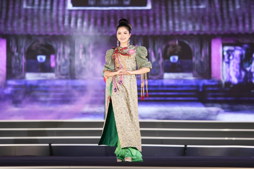 Lộ diện Top 3 Người đẹp Biển, Người đẹp Du lịch của Hoa hậu Việt Nam 2018 - 1 Hà Lương Bảo Hằng.