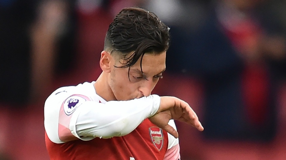 Arsenal không thể trông cậy ở Mesut Ozil - 1 Được kỳ vọng sẽ tỏa sáng như Ozil lại như “tàng hình” trong giai đoạn đầu mùa