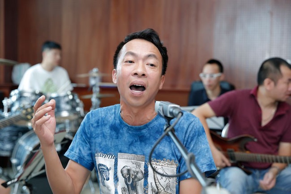 Trọng Tấn, Đăng Dương, Việt Hoàn phấn khích hát “Đường chúng ta đi” - 4 Việt Hoàn