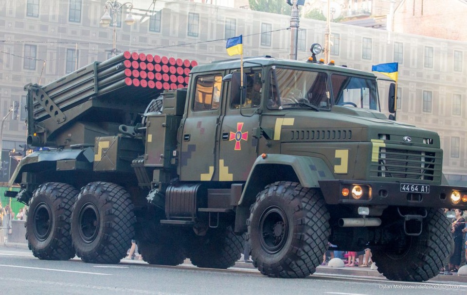 Ukraine phô diễn dàn khí tài tại lễ duyệt binh lớn nhất trong lịch sử - 12 Hệ thống phóng rocket Verba (Ảnh: Defense Blog)