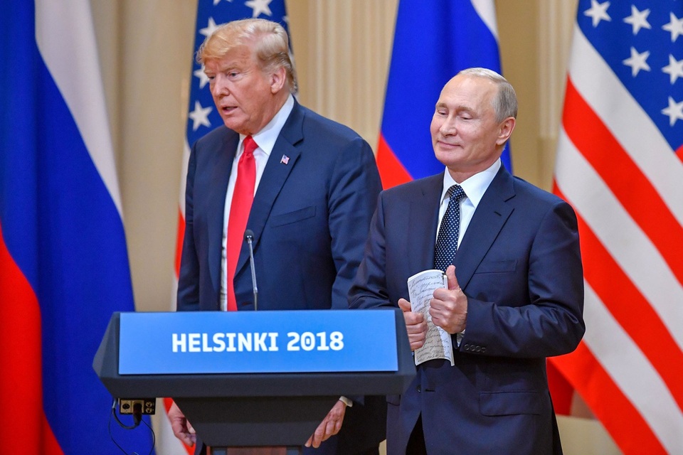 Cách ông Putin “vững tay lái” đưa Nga vượt qua đòn trừng phạt của Mỹ - 2 Tổng thống Putin và Tổng thống Trump gặp nhau tại Helsinki, Phần Lan (Ảnh: AFP)