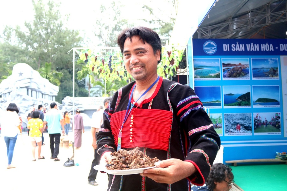 Món thịt bò nướng của đồng bào Êđê ở tỉnh Phú Yên