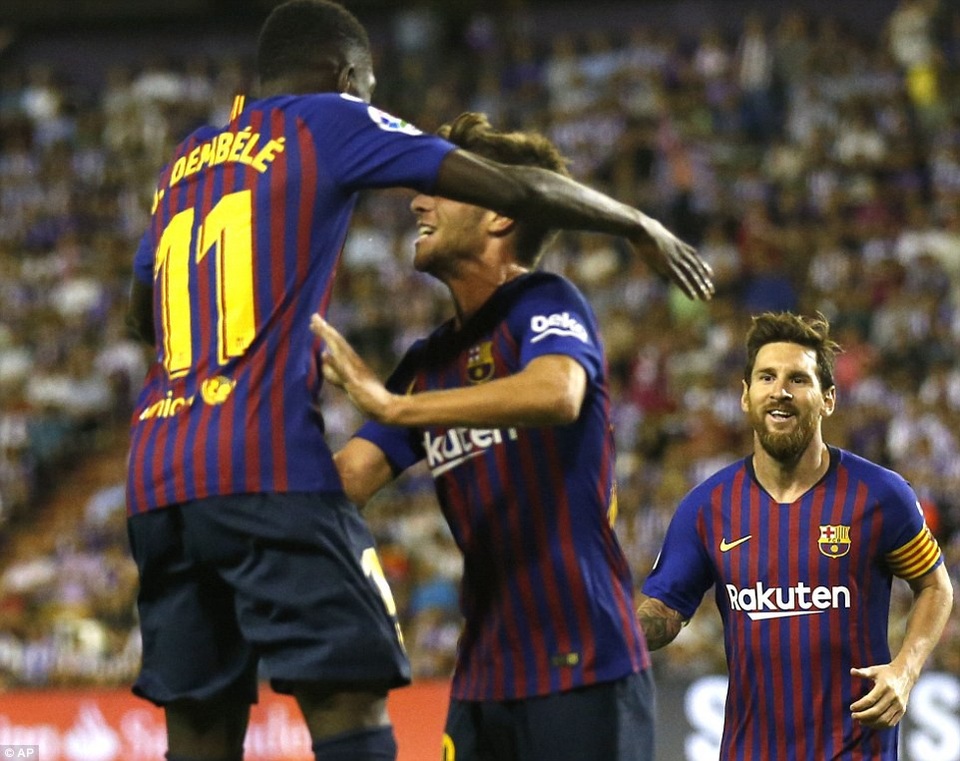 Messi nhạt nhòa, Barcelona vẫn giành trọn 3 điểm trước Valladolid - 4
Dembele ghi bàn thắng duy nhất cho Barcelona