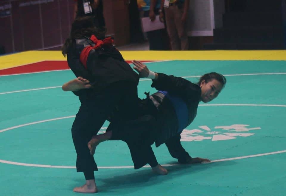 Kết quả thi đấu Asiad 2018 ngày 26/8: Pencak Silat thăng hoa, Tú Chinh bị loại - 9
Nguyễn Thị Cẩm Nhi đã thi đấu áp đảo trước đối thủ người Iran, Tahmineh và giành chiến thắng 5-0 để vào chung kết