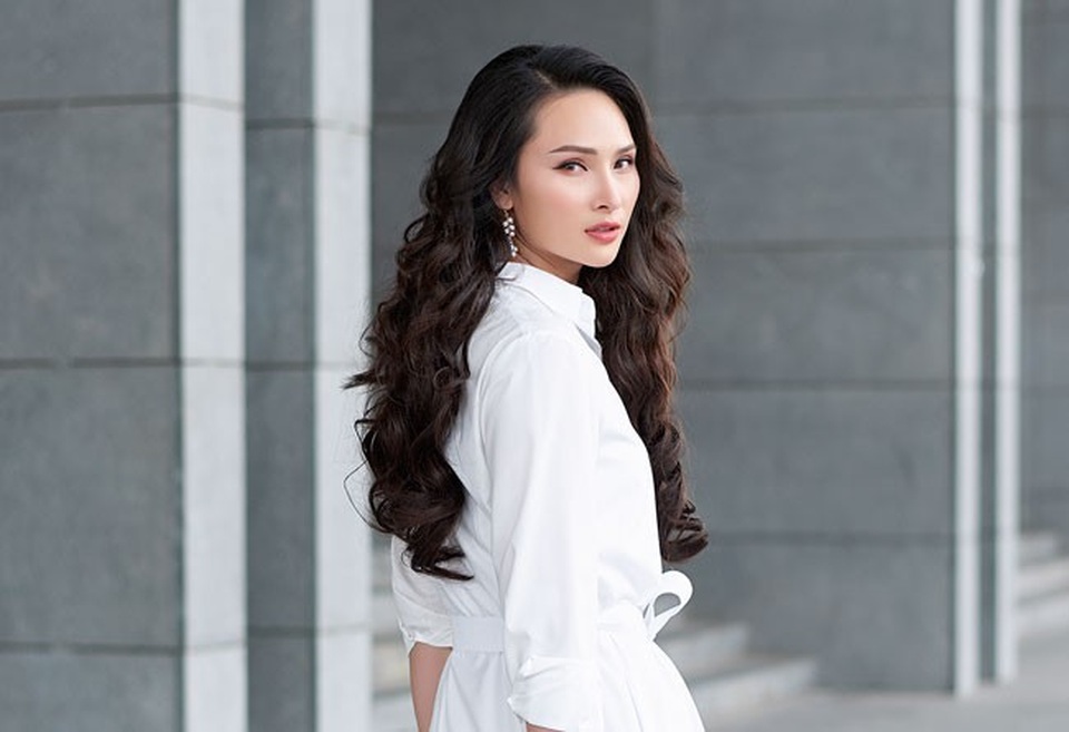 Hoa hậu Vicky Đinh thu hút với hình tượng fashionista cực chất - 1 Cựu người mẫu Vicky Đinh vừa đoạt danh hiệu cao nhất cuộc thi Hoa hậu Phụ nữ Việt Nam Quốc tế 2018.
