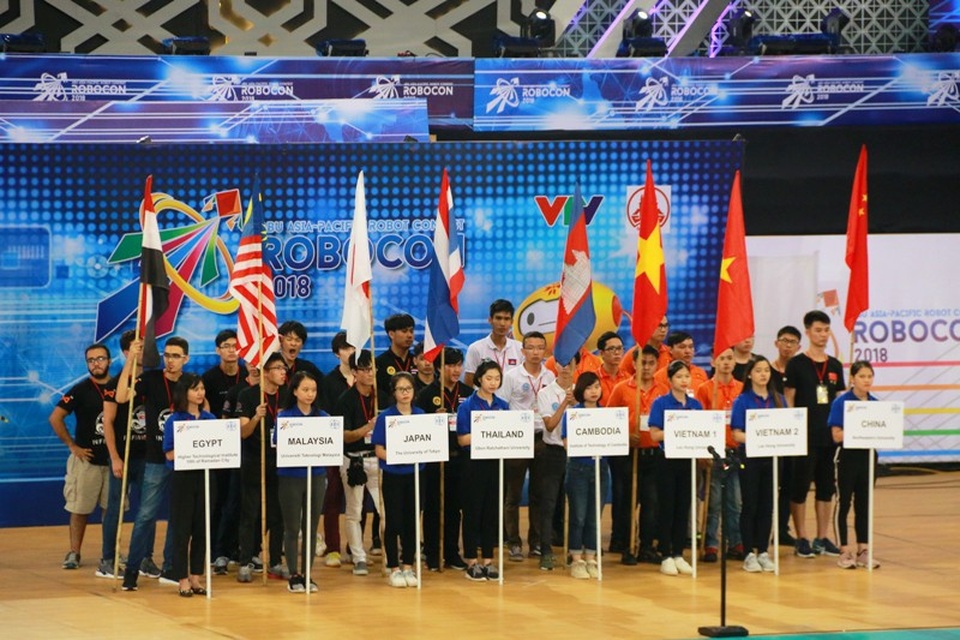 Việt Nam vô địch ABU Robocon 2018 - 1 8 Đội tuyển lọt vào vòng Tứ kết cuộc thi ABU Robocon 2018 tổ chức tại Ninh Bình.