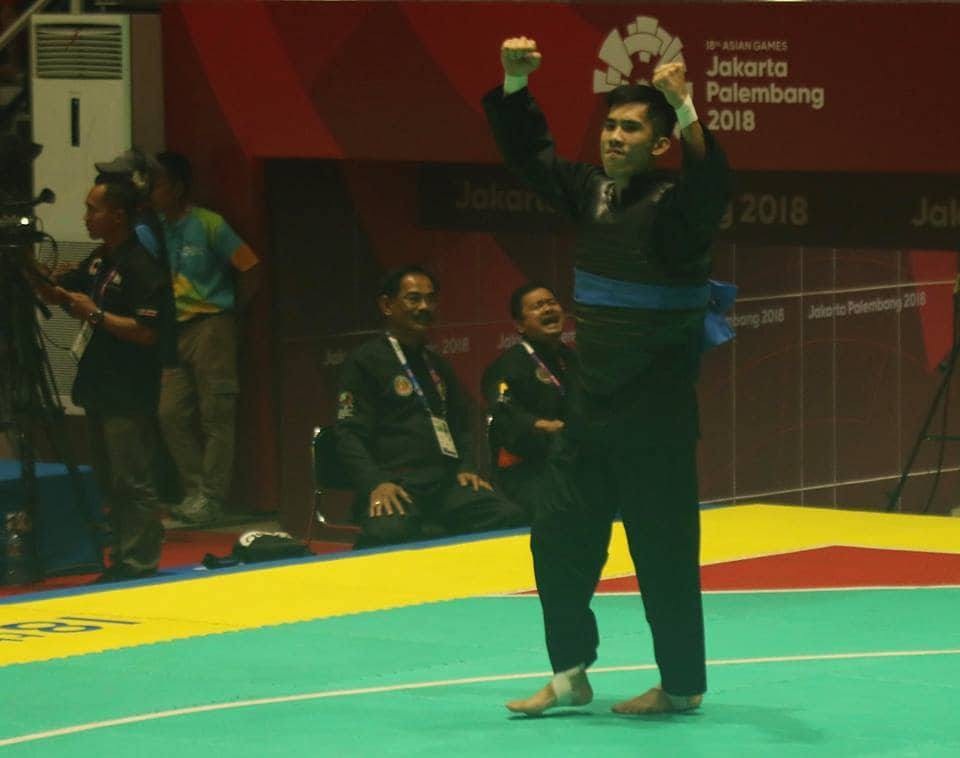 Kết quả thi đấu Asiad 2018 ngày 26/8: Pencak Silat thăng hoa, Tú Chinh bị loại - 5
Niềm vui của Nguyễn Thái Linh sau khi vào chung kết Pencak silat hạng cân dưới 60 kg dành cho nam