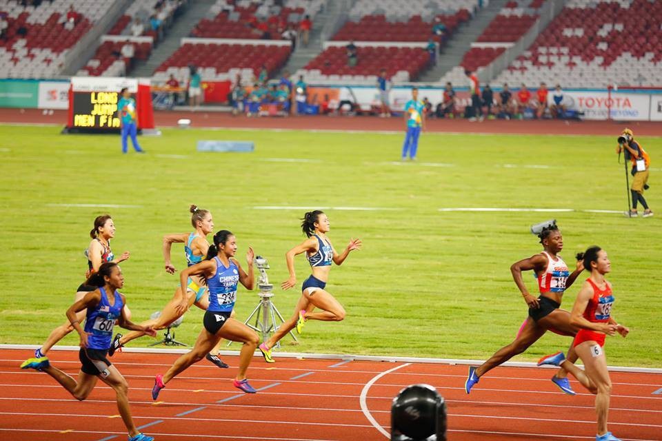 Kết quả thi đấu Asiad 2018 ngày 26/8: Pencak Silat thăng hoa, Tú Chinh bị loại - 3
Tú Chinh (thứ 5 từ trái sang) không thể có mặt ở lượt chạy chung kết 100m nữ