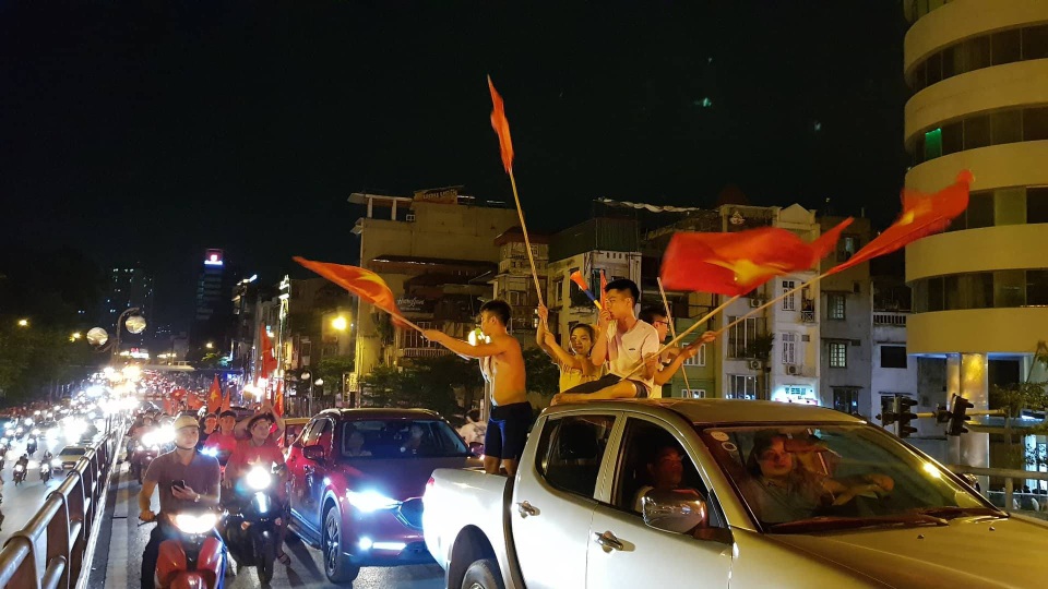 Việt Nam - Đêm không ngủ mừng chiến thắng lịch sử - 14 Việt Nam - Đêm không ngủ mừng chiến thắng lịch sử - 14