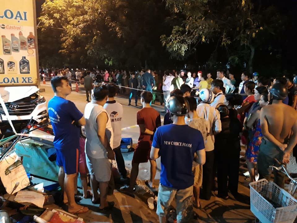 Ô tô lao lên vỉa hè tông 2 người chết, 4 người bị thương - 2 Ô tô lao lên vỉa hè tông 2 người chết, 4 người bị thương - 2