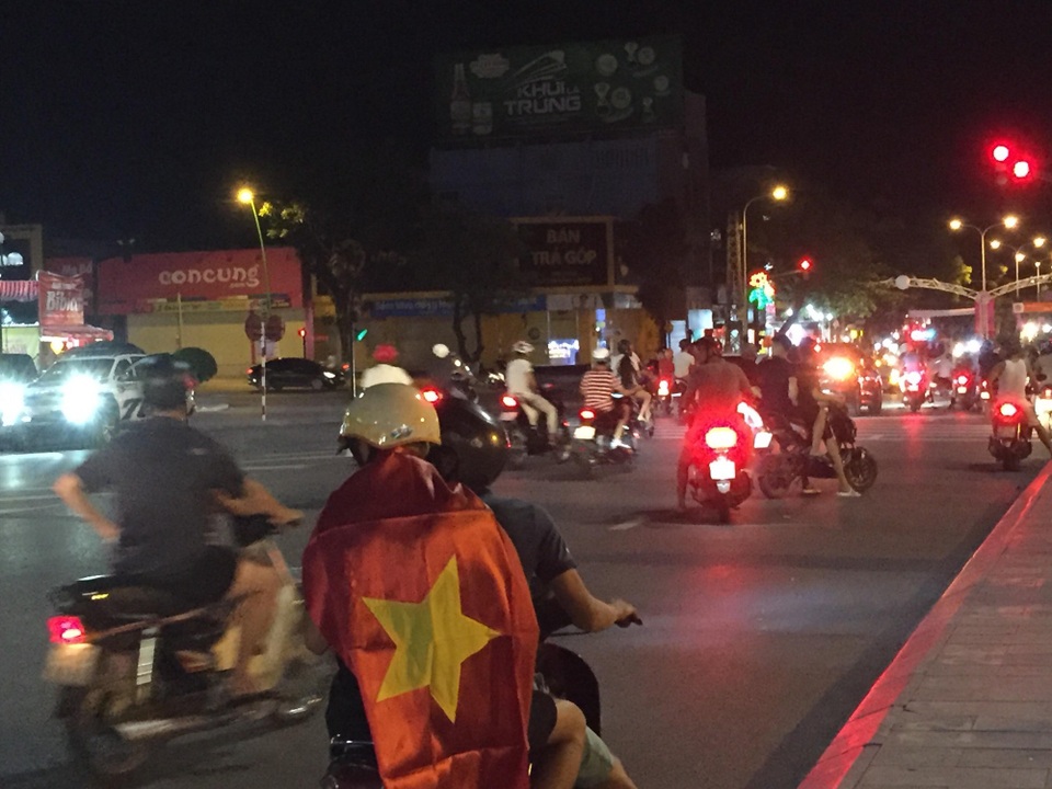 Việt Nam - Đêm không ngủ mừng chiến thắng lịch sử - 32
TP Đông Hà, Quảng Trị