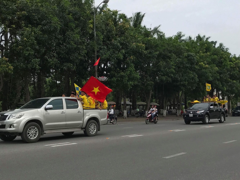 Lắp màn hình 70m2 tại Quảng trường Hồ Chí Minh phục trận Việt Nam - Syria - 5 Lắp màn hình 70m2 tại Quảng trường Hồ Chí Minh phục trận Việt Nam - Syria - 5