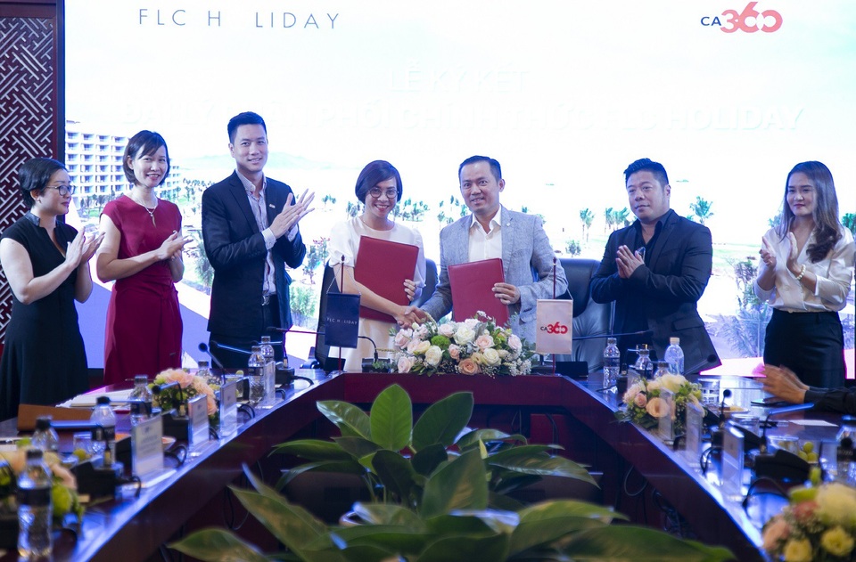 Ra mắt đại lý phân phối chính thức của FLC Holiday - 1 Lễ ký thỏa thuận hợp tác giữa FLC Holiday và CA360 - CMG.ASIA