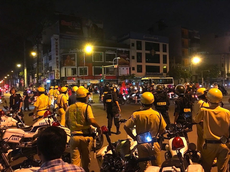 Nếu U23 Việt Nam thắng, CSGT kiểm tra hành chính tất cả các phương tiện sau 23h - 1 CSGT sẽ huy động 100% quân số để đảm bảo trật tự an toàn giao thông tối nay