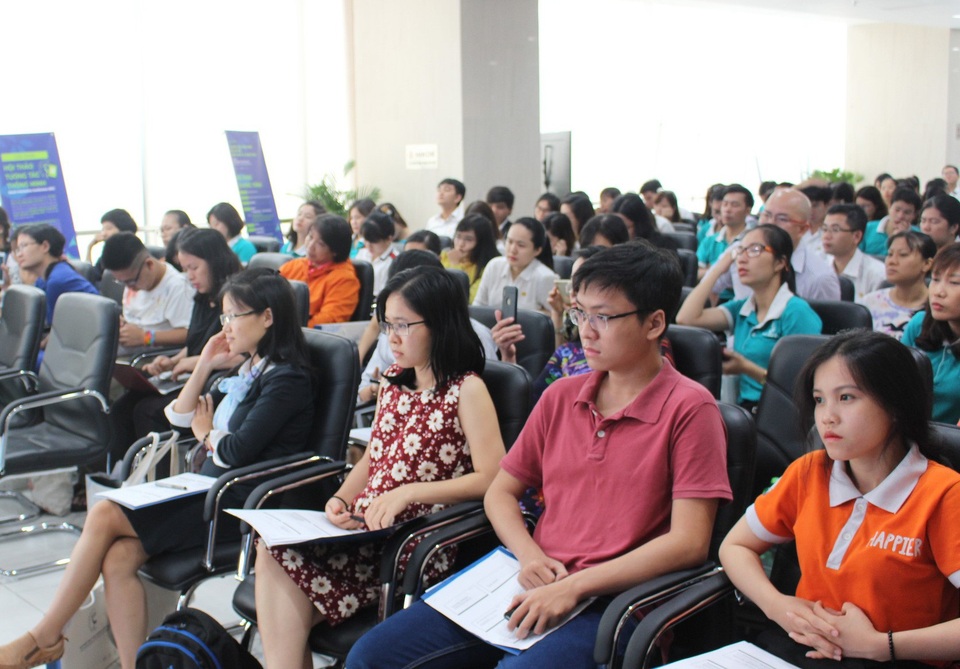 Tự tử, bạo lực, nghiện game…: Những cảnh báo về “bệnh học đường” - 1 Hội thảo ra mắt cuốn Cẩm nang tâm lý học đường tại TPHCM
