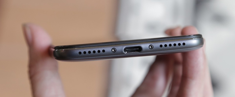 Xiaomi tung Pocophone cấu hình như "siêu phẩm", giá dưới 9 triệu đồng - 8 Xiaomi tung Pocophone cấu hình như "siêu phẩm", giá dưới 9 triệu đồng - 8