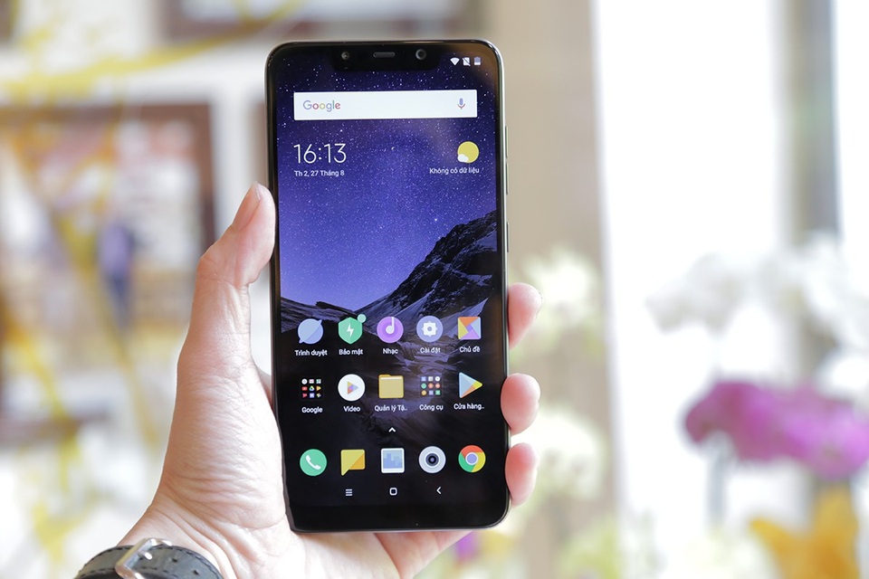 Xiaomi tung Pocophone cấu hình như "siêu phẩm", giá dưới 9 triệu đồng - 2
Pocophone F1 sở hữu cấu hình ấn tượng.