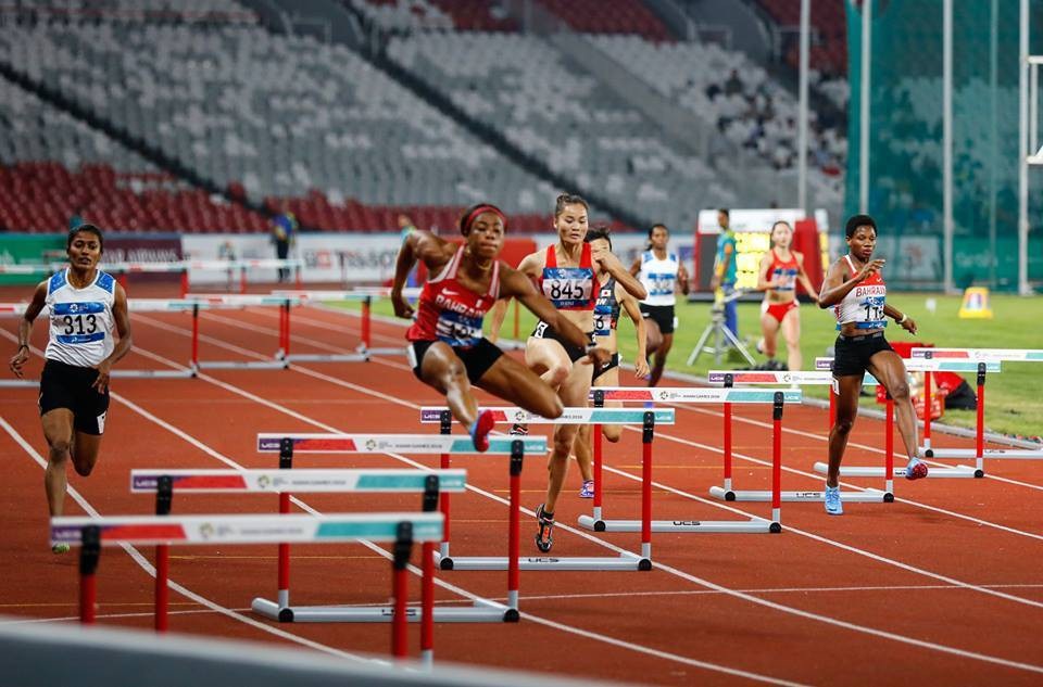 Kết quả thi đấu Asiad 2018 ngày 27/8: HCV thứ 2 cho Việt Nam - 6
Quách Thị Lan (thứ ba từ trái sang) thi chung kết 400m vượt rào