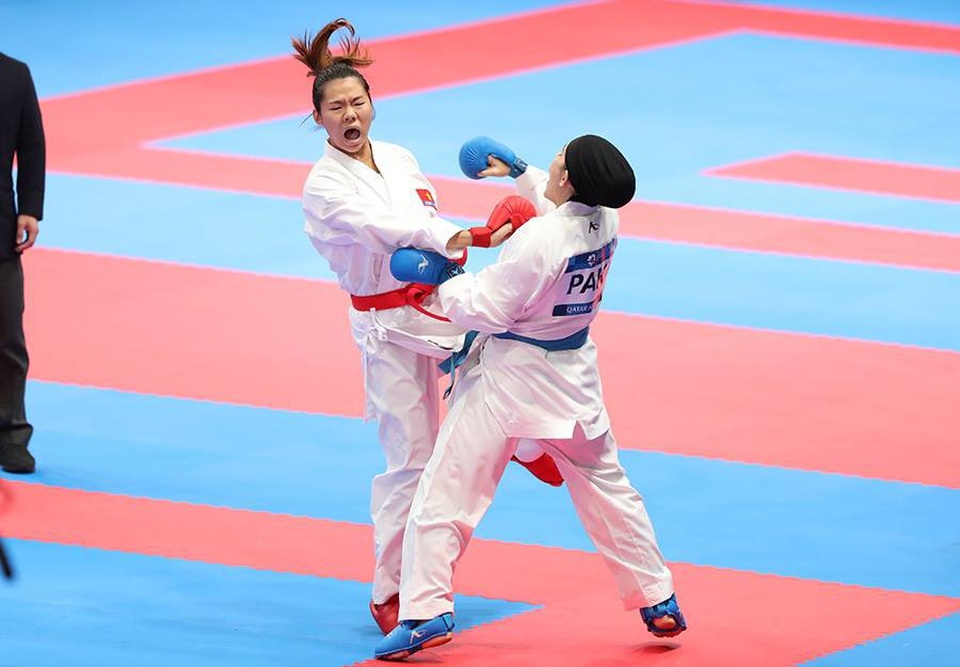 Kết quả thi đấu Asiad 2018 ngày 27/8: HCV thứ 2 cho Việt Nam - 19
Nguyễn Thị Ngoan (trái) thi đấu trận đấu tứ kết với vận động viên Pakista