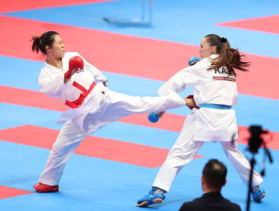 Kết quả thi đấu Asiad 2018 ngày 27/8: HCV thứ 2 cho Việt Nam - 20
Nguyễn Thị Ngoan (trái) dừng bước ở bán kết khi đụng phải đối thủ mạnh người Kazakhstan