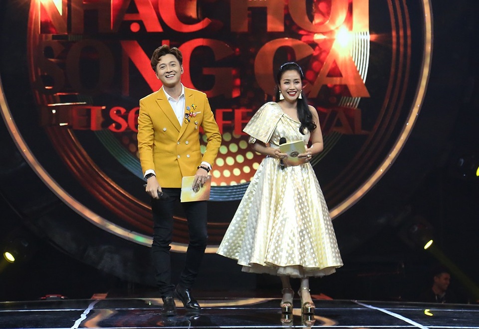 Đồng hành trong đêm chung kết trong vai trò MC là Ngô Kiến Huy và Ốc Thanh Vân với những màn tung hứng dí dỏm trên sân khấu.