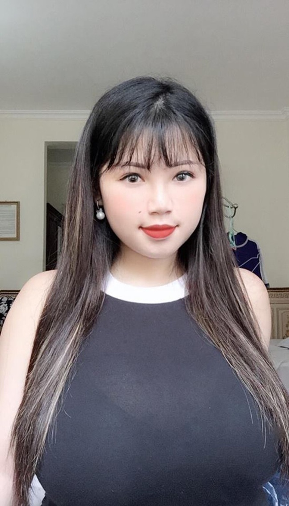 Gái Việt lên báo nước ngoài: Người bị chỉ trích, người được ca ngợi như nữ thần - 19 Gái Việt lên báo nước ngoài: Người bị chỉ trích, người được ca ngợi như nữ thần - 19