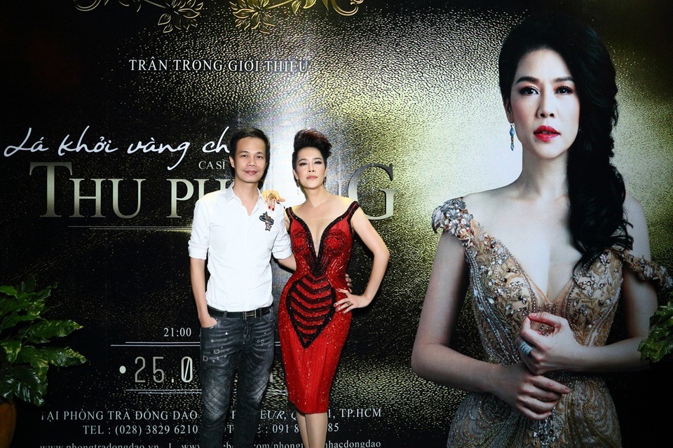 Trắng tay ở The Voice 2018, Thu Phương vẫn lộng lẫy - 2 Nữ ca sĩ Thu Phương tiếp tục đồng hành cùng những thiết kế lộng lẫy và ấn tượng của Hoàng Hải trong đêm nhạc mới của mình. NTK Hoàng Hải không chỉ đồng hành sát cánh cùng cô trong những cuộc chơi giữa thời trang và âm nhạc mà còn là người bạn “hậu thuẫn” cô Thu Phương trong cuộc sống nhiều thăng trầm.