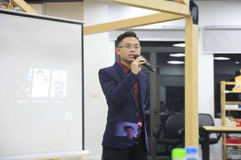 
Chàng trai Đỗ Tiến Hưng luôn nỗ lực hết mình trong công việc
