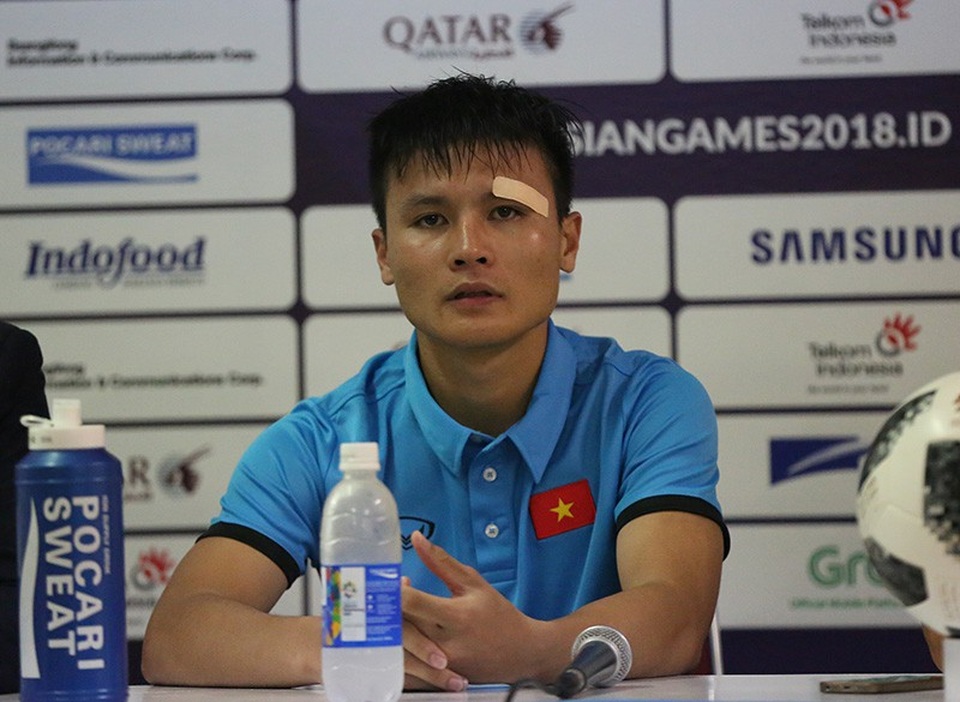 Quang Hải: "Hành trình của Olympic Việt Nam chưa dừng lại ở Asiad" - 1
Quang Hải bị rách mí mắt trong hiệp phụ ở trận đấu gặp Syria
