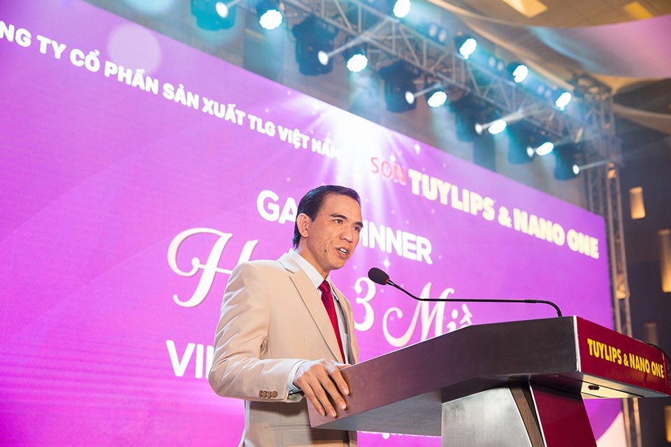 
Ông Nguyễn Thành Thạo, Chủ tịch Hội đồng quản trị Công ty Cổ phần sản xuất TLG Việt Nam gửi lời tri ân đến quý đại biểu, quý khách hàng, đối tác của Công ty đến dự Gala Hội tụ 3 miền - gắn kết cùng phát triển.
