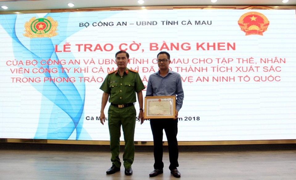 Lễ trao nhận Bằng khen của UBND tỉnh Cà Mau