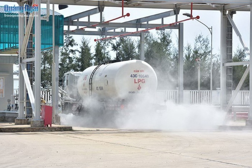 Diễn tập phương án PCCC tại kho chứa khí LPG Dung Quất