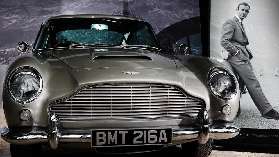 Aston Martin hồi sinh chiếc xe huyền thoại của James Bond - 2 Aston Martin hồi sinh chiếc xe huyền thoại của James Bond - 2