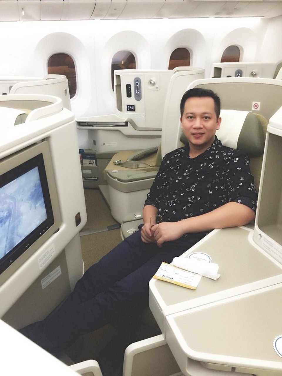 Nữ đại gia đau lòng phát hiện chồng lập "hậu cung" trên núi - 2 Anh Trương Việt Dũng trong một chuyến công tác.