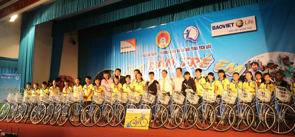 Bảo Việt Nhân thọ nhận thư khen của Chủ tịch nước - 3
Bảo Việt Nhân thọ đồng hành cùng học sinh nghèo tỉnh Yên Bái