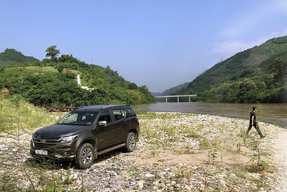 Giá bán hợp lí khiến người tiêu dùng có thêm chi phí cho những hành trình đáng nhớ, khám phá nhiều địa danh lí thú trên bản đồ Tổ quốc.