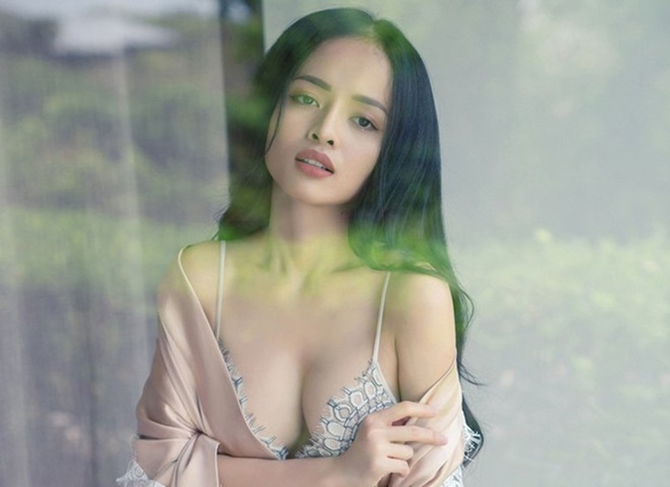 Gần 3 năm qua, Thanh Trúc một mình nuôi con trai Sumo và trải qua vô số biến cố đầu đời. Cô cũng vừa úp mở việc trở lại làng giải trí qua vai trò diễn viên, MC.